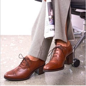 Office of Angela Scott Mrs. Mabel Midheel, Size 38